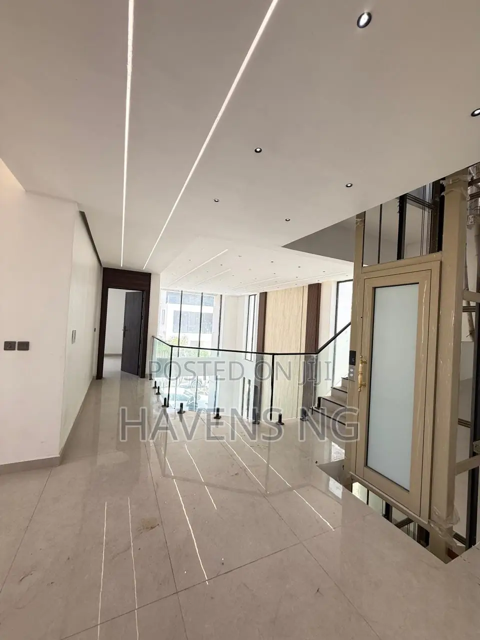 5bdrm Villa in Lekki Phase 1 for sale in Lekki Phase 1