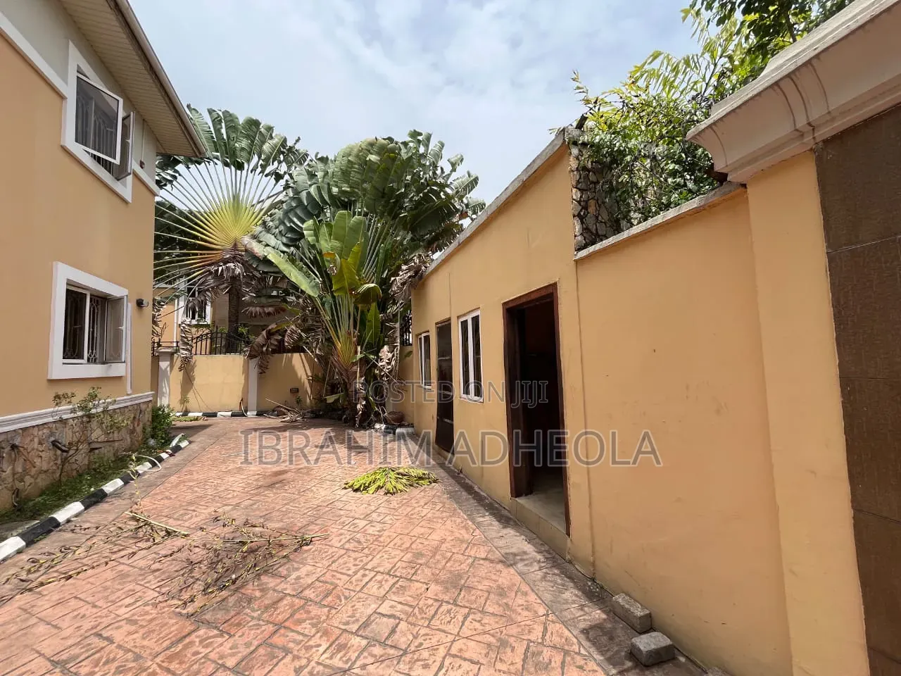 5bdrm Duplex in Banana Island for rent in Banana Island