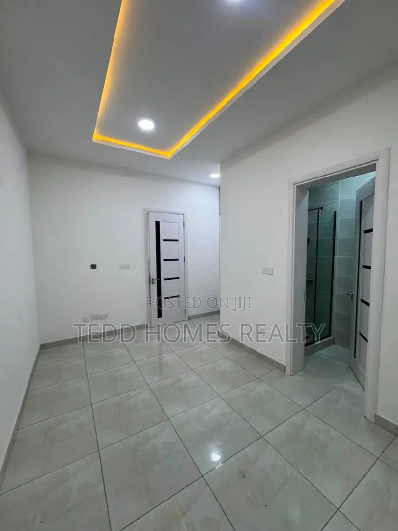 3bdrm Apartment in Lekkii for sale in Lekki Phase 1