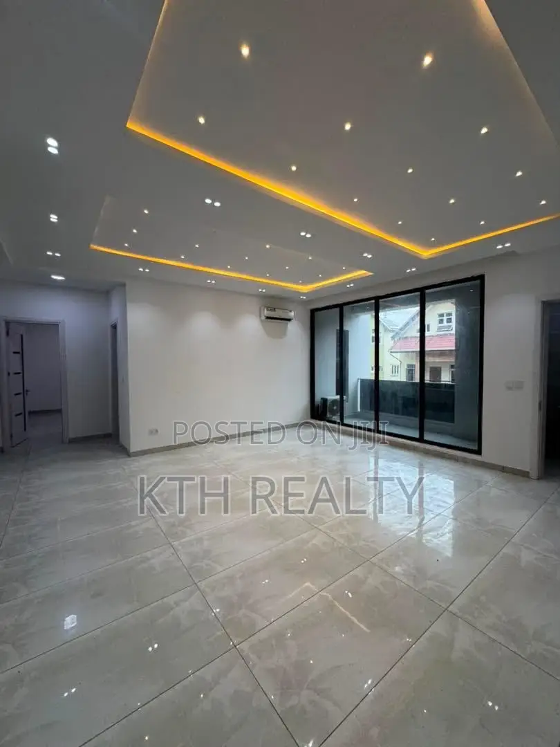 3bdrm Apartment in Lekkii for sale in Lekki Phase 1