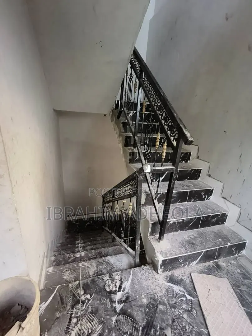 3bdrm Apartment in Secured Estate Mende for rent in Mende