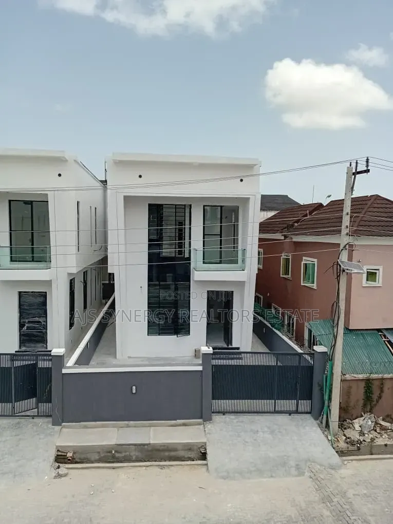 4bdrm Duplex in Lekki Gardens Estate, Sangotedo for sale in Sangotedo