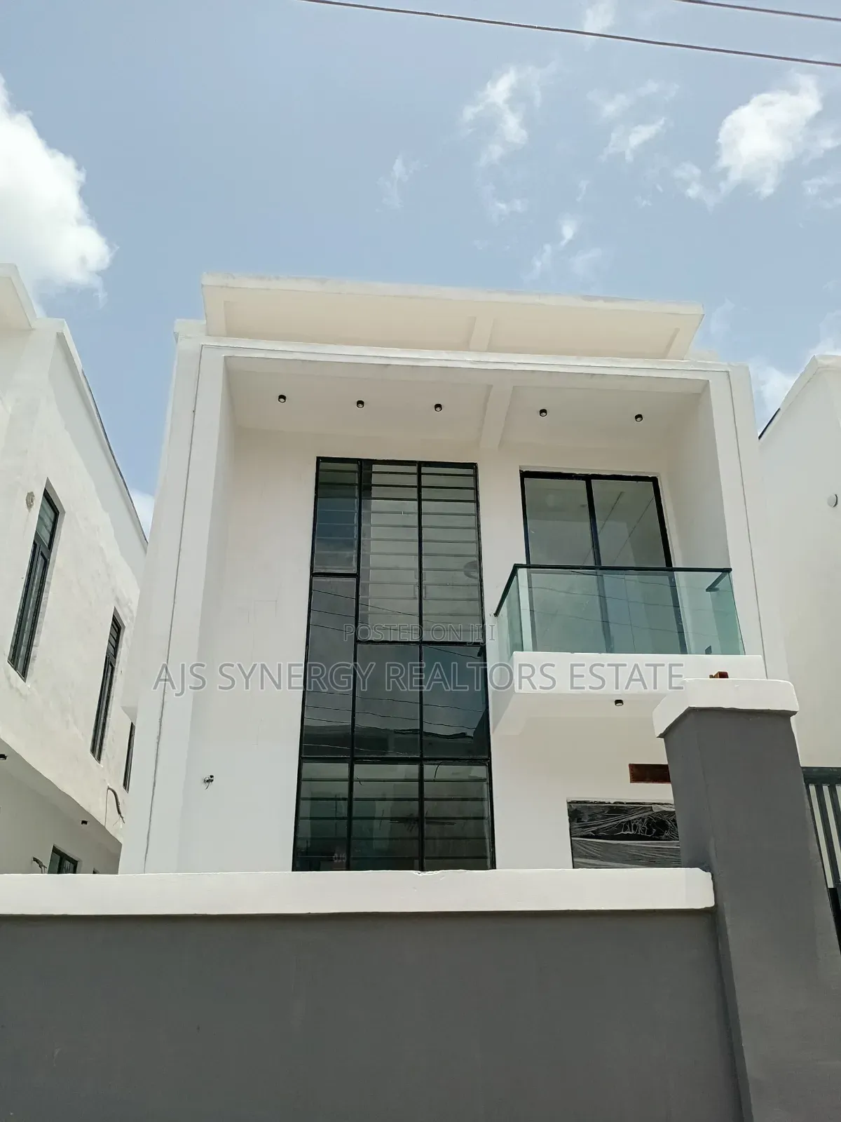 4bdrm Duplex in Lekki Gardens Estate, Sangotedo for sale in Sangotedo