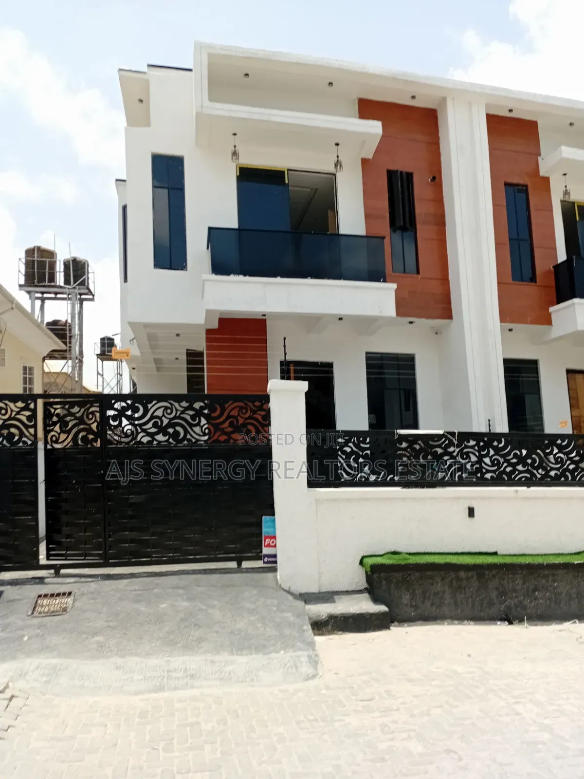 4bdrm Duplex in Sunshine, Sangotedo for sale in Sangotedo