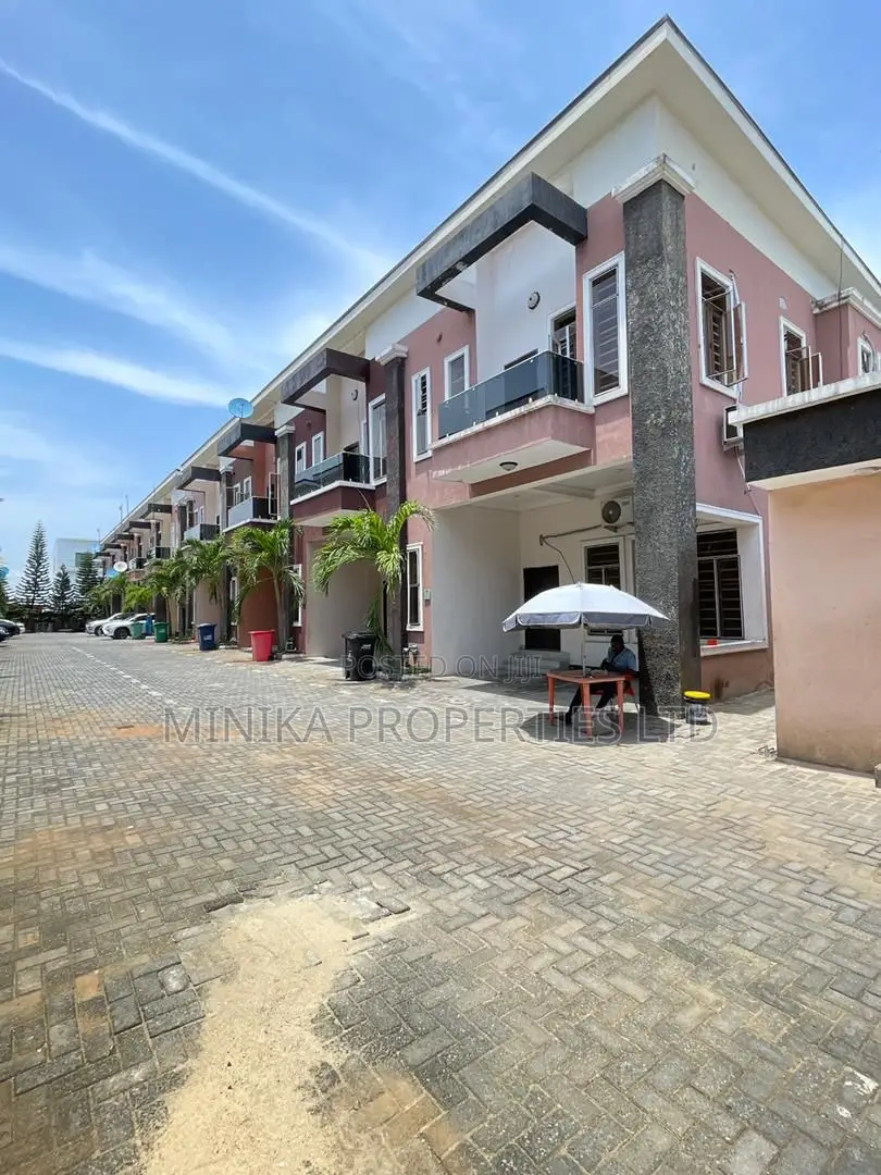 4bdrm Townhouse / Terrace in Tulip Estate, Chevron for rent in Chevron
