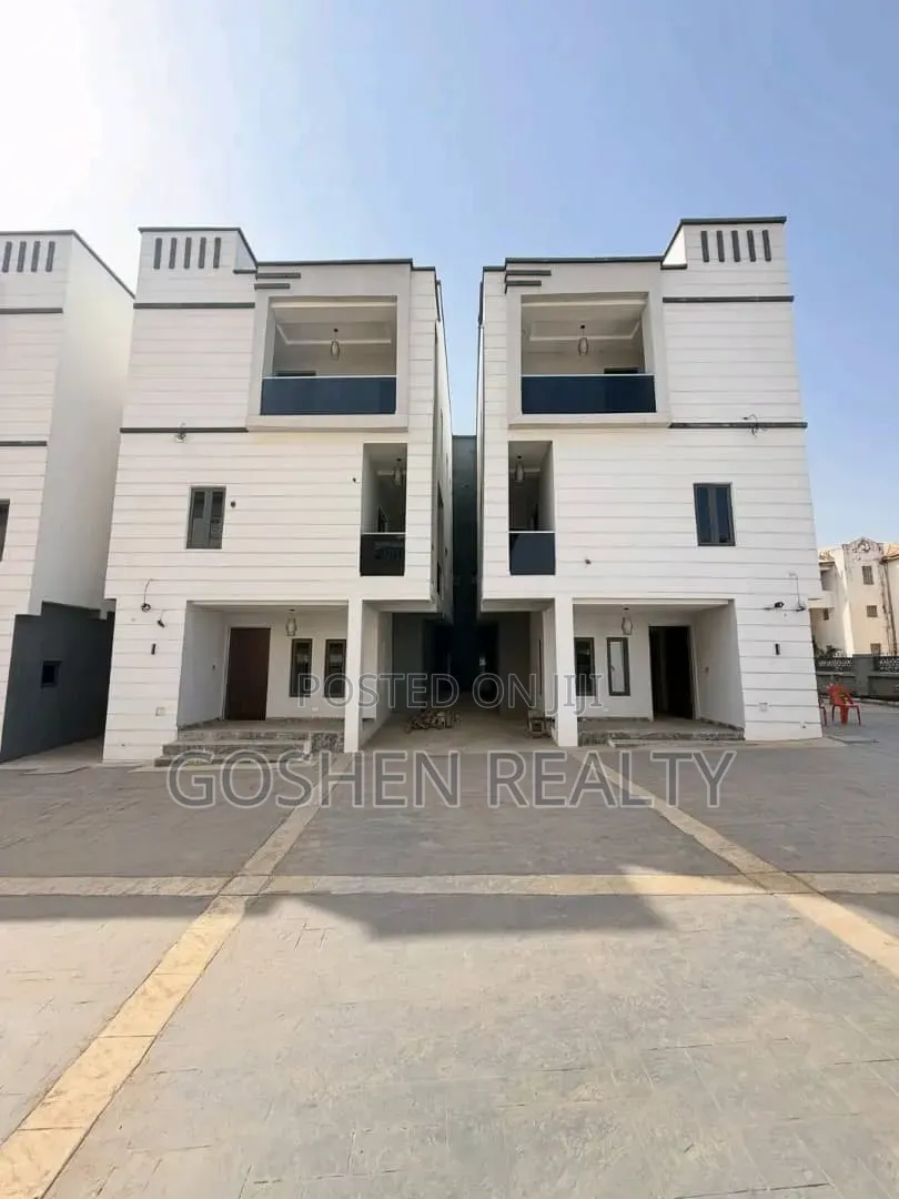 5bdrm Duplex in Utako Main for rent in Utako