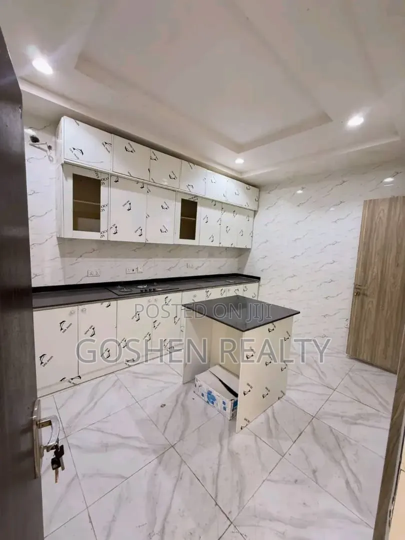 5bdrm Duplex in Utako Main for rent in Utako