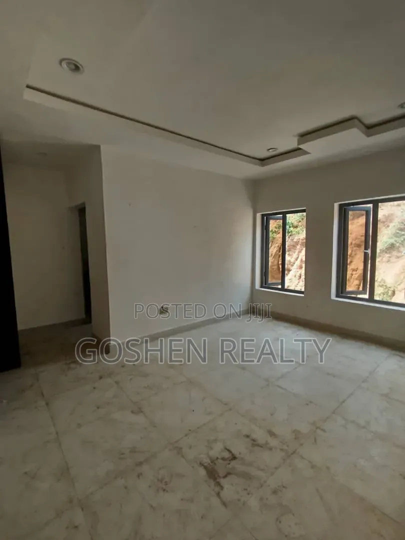 5bdrm Duplex in Guzape Main for sale in Guzape District