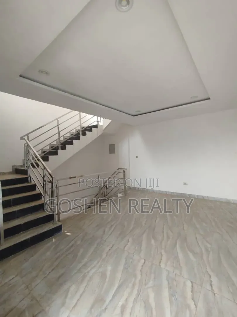 5bdrm Duplex in Guzape Main for sale in Guzape District