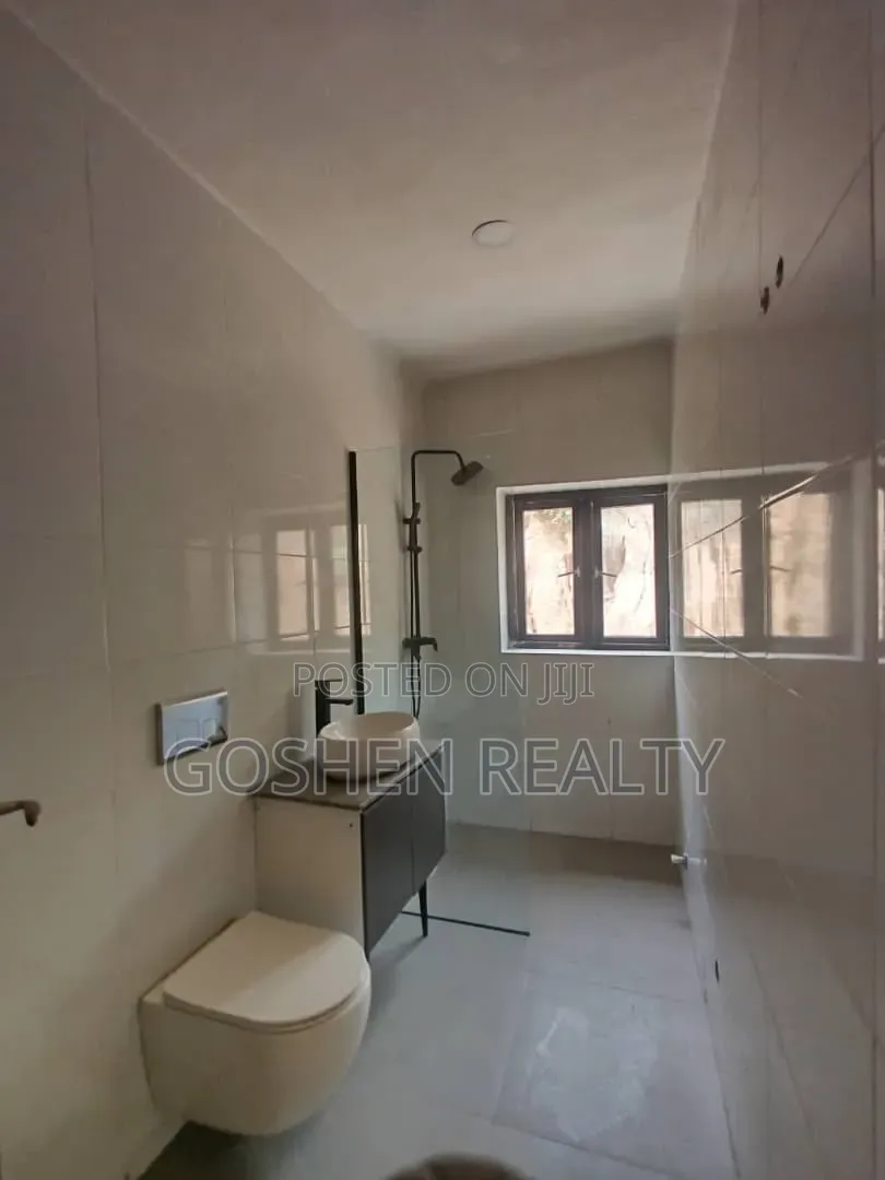 5bdrm Duplex in Guzape Main for sale in Guzape District