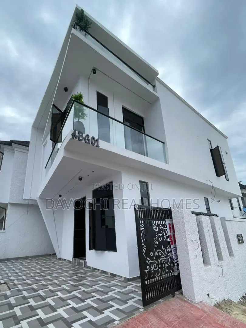 4bdrm Duplex in Ikota for sale in Ikota