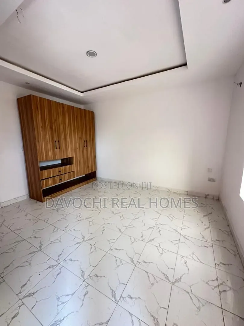 4bdrm Duplex in Ikota for rent in Ikota