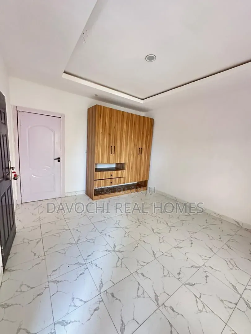 4bdrm Duplex in Ikota for rent in Ikota