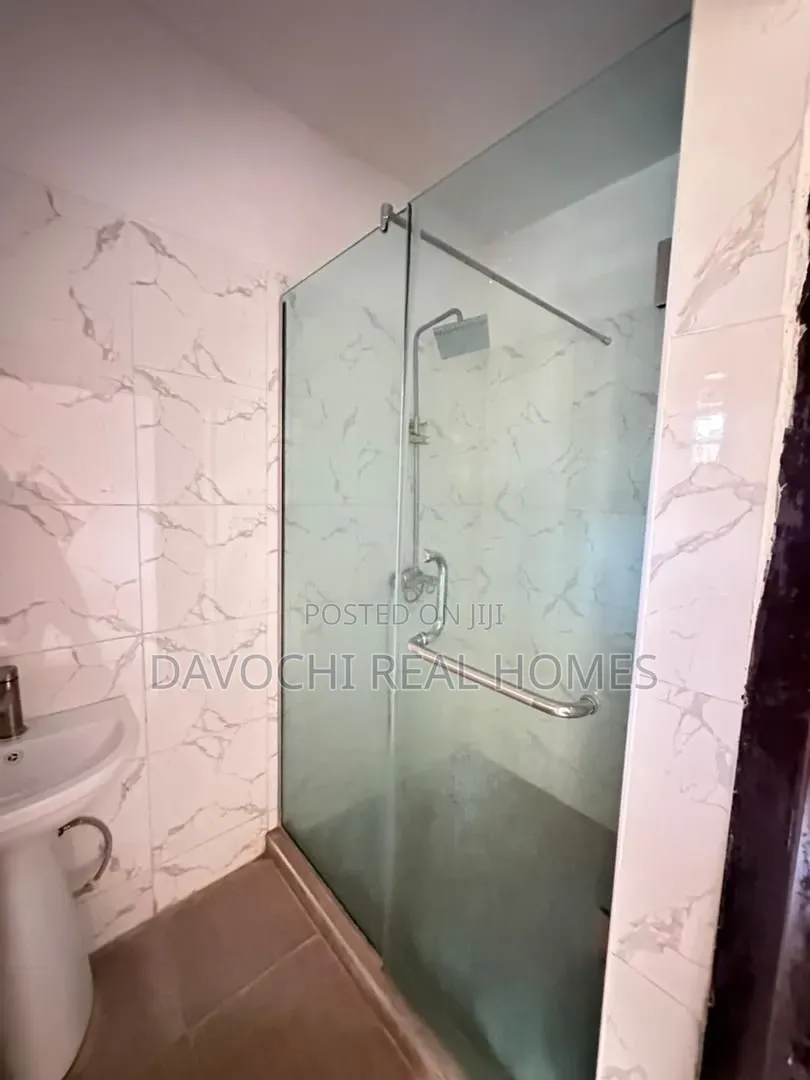 4bdrm Duplex in Ikota for rent in Ikota