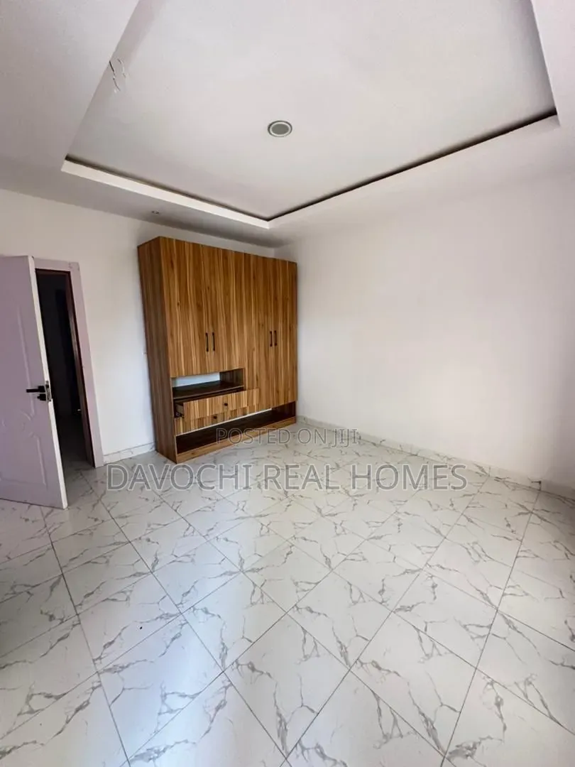 4bdrm Duplex in Ikota for rent in Ikota