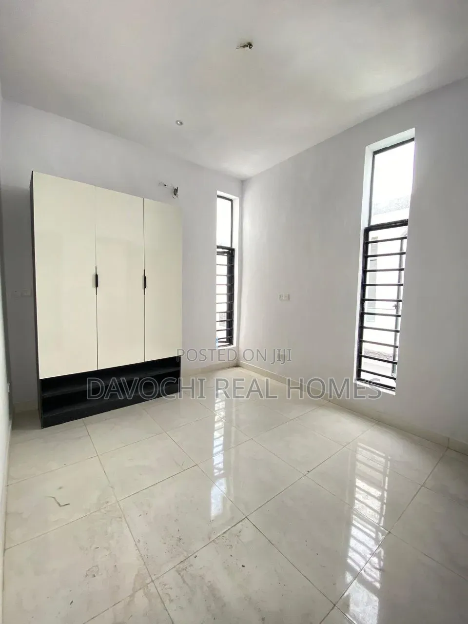 4bdrm Duplex in Ikota for sale in Ikota