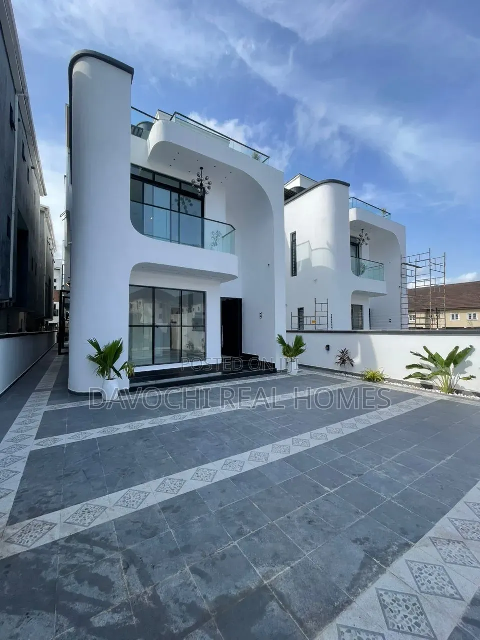 5bdrm Duplex in Ikate for sale in Ikate