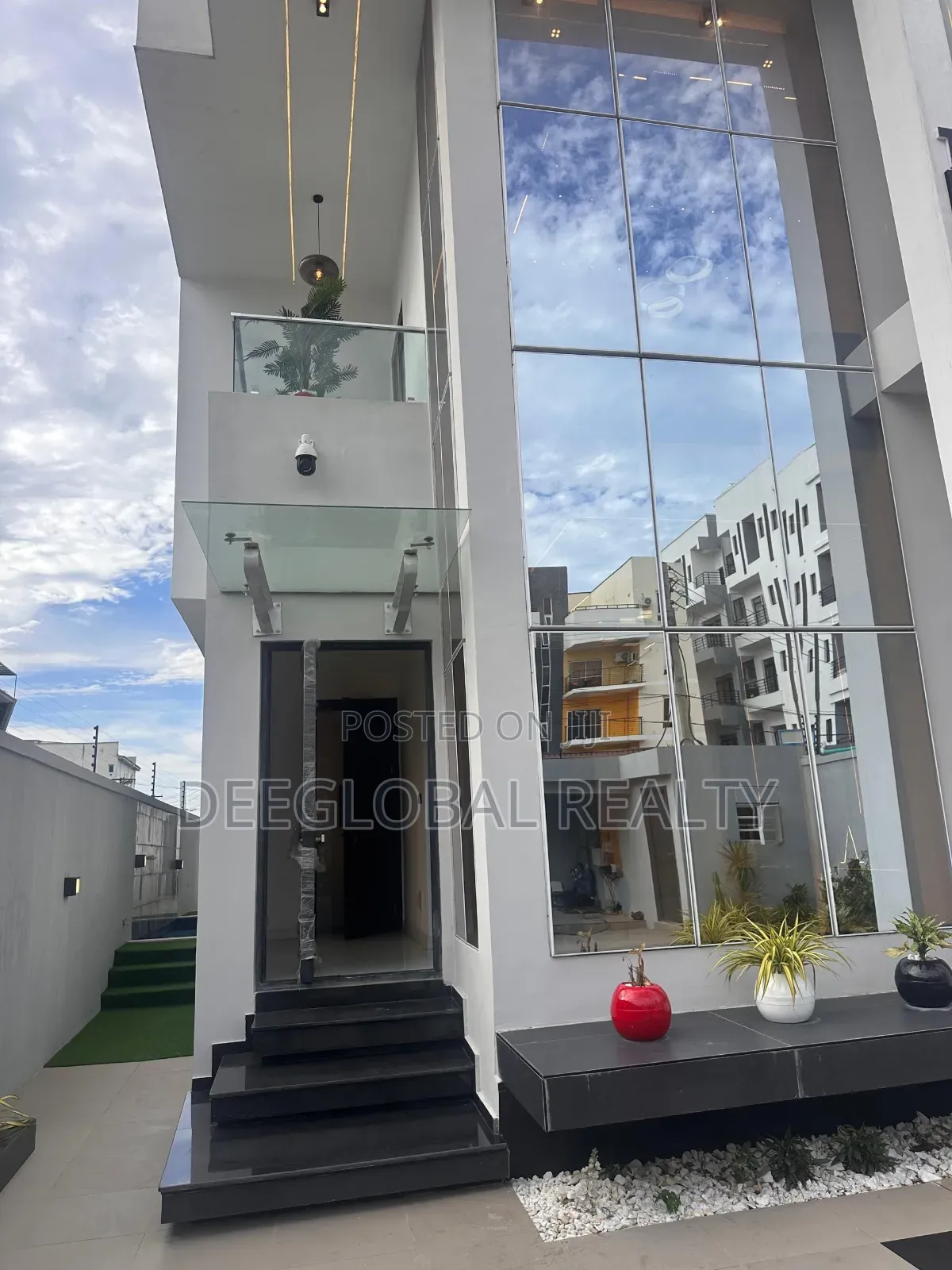 5bdrm Duplex in Off Freedom Way, Lekki for sale in Lekki