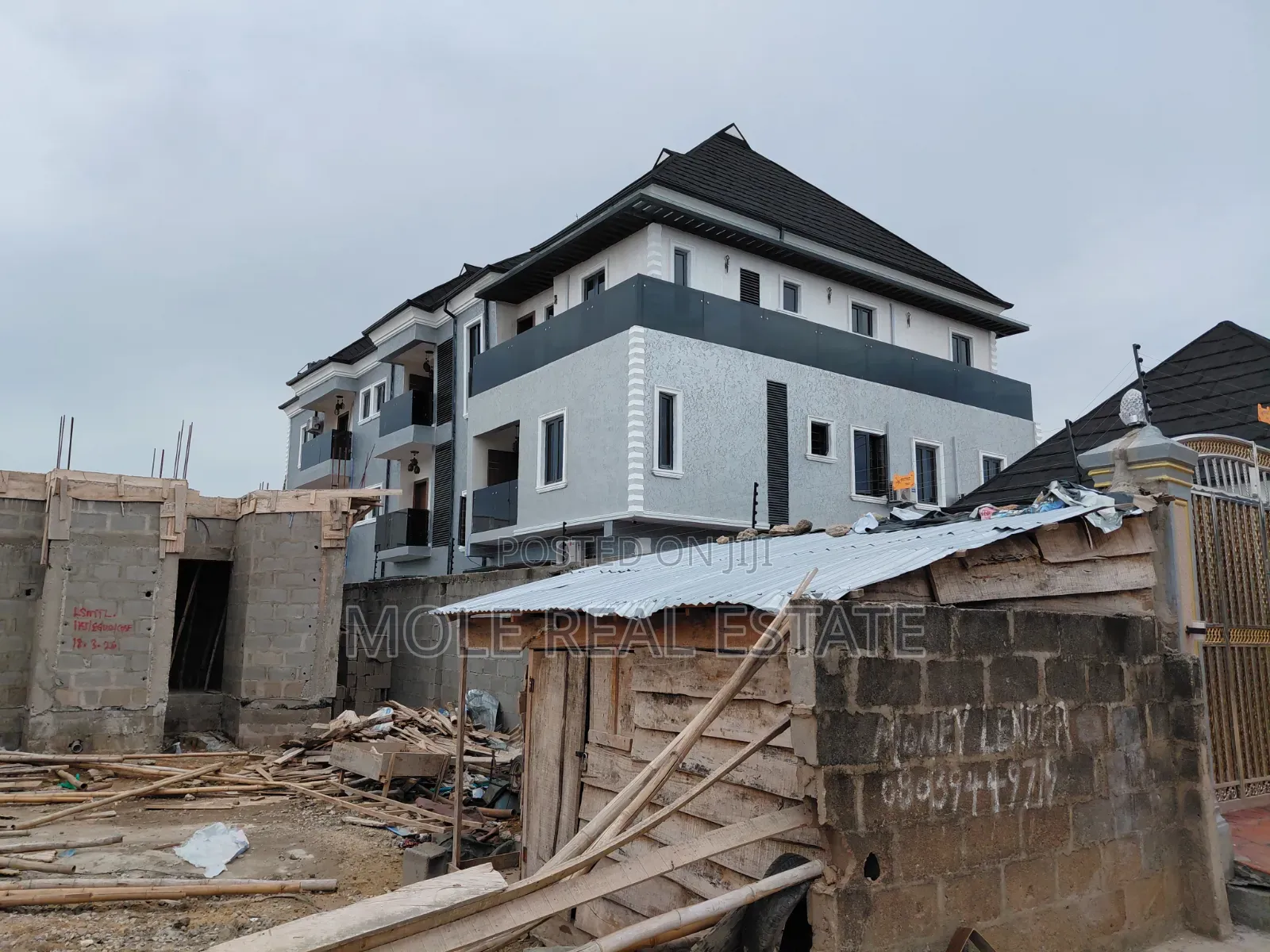 1,115sqm Joint Venture (Jv) Off Admiralty Aleki in Lekki Phase 1