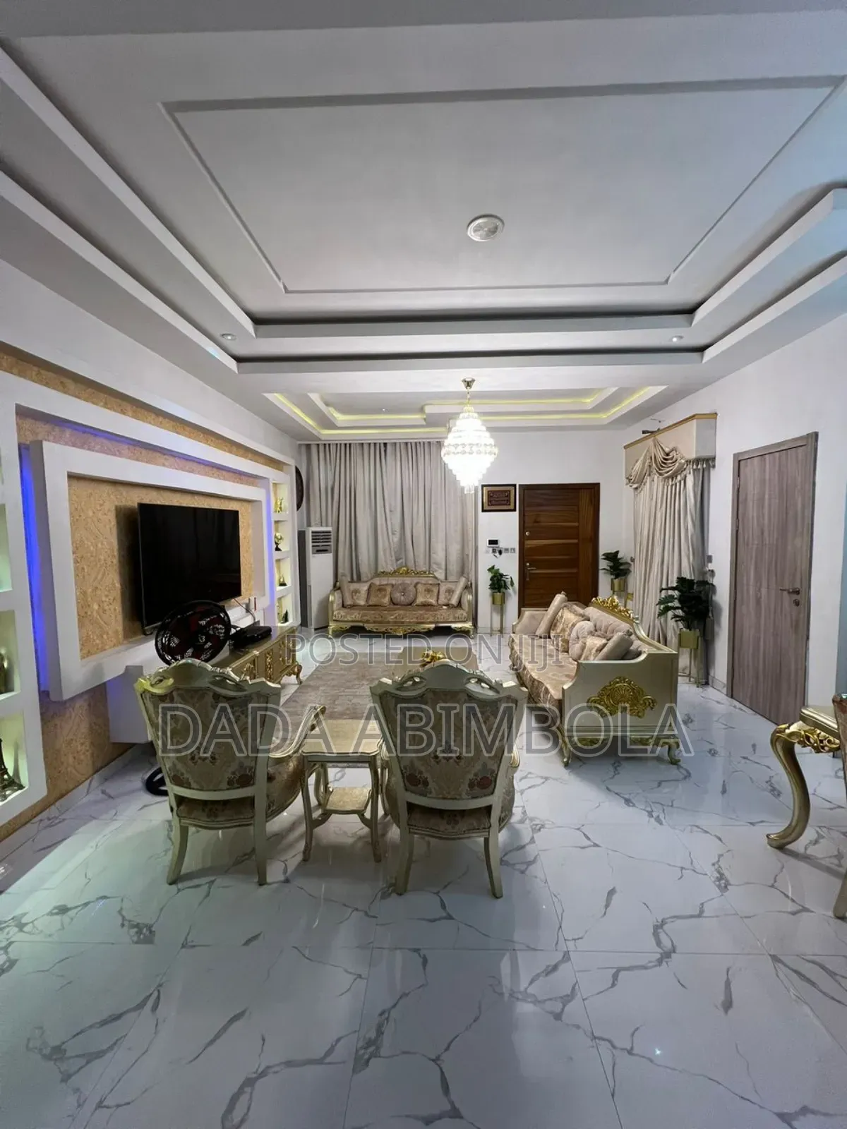 5bdrm Duplex in Chevron for rent in Chevron
