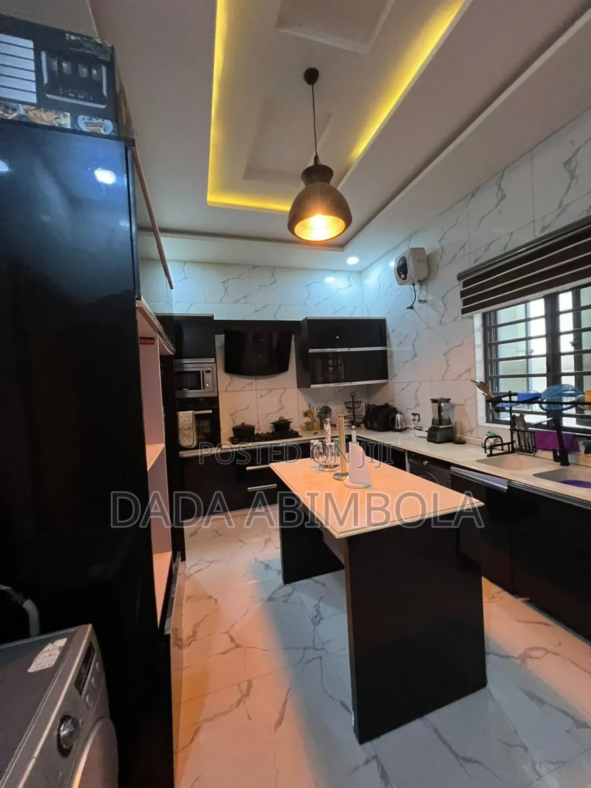 5bdrm Duplex in Chevron for rent in Chevron