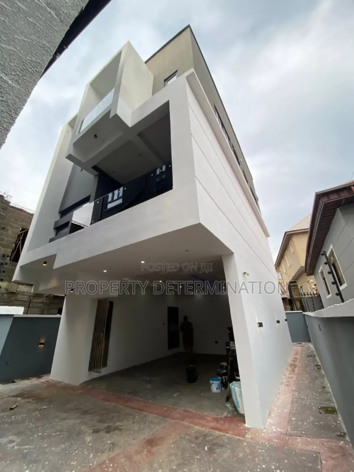 4bdrm Duplex in GRA Phase 1 for sale in GRA Phase 1