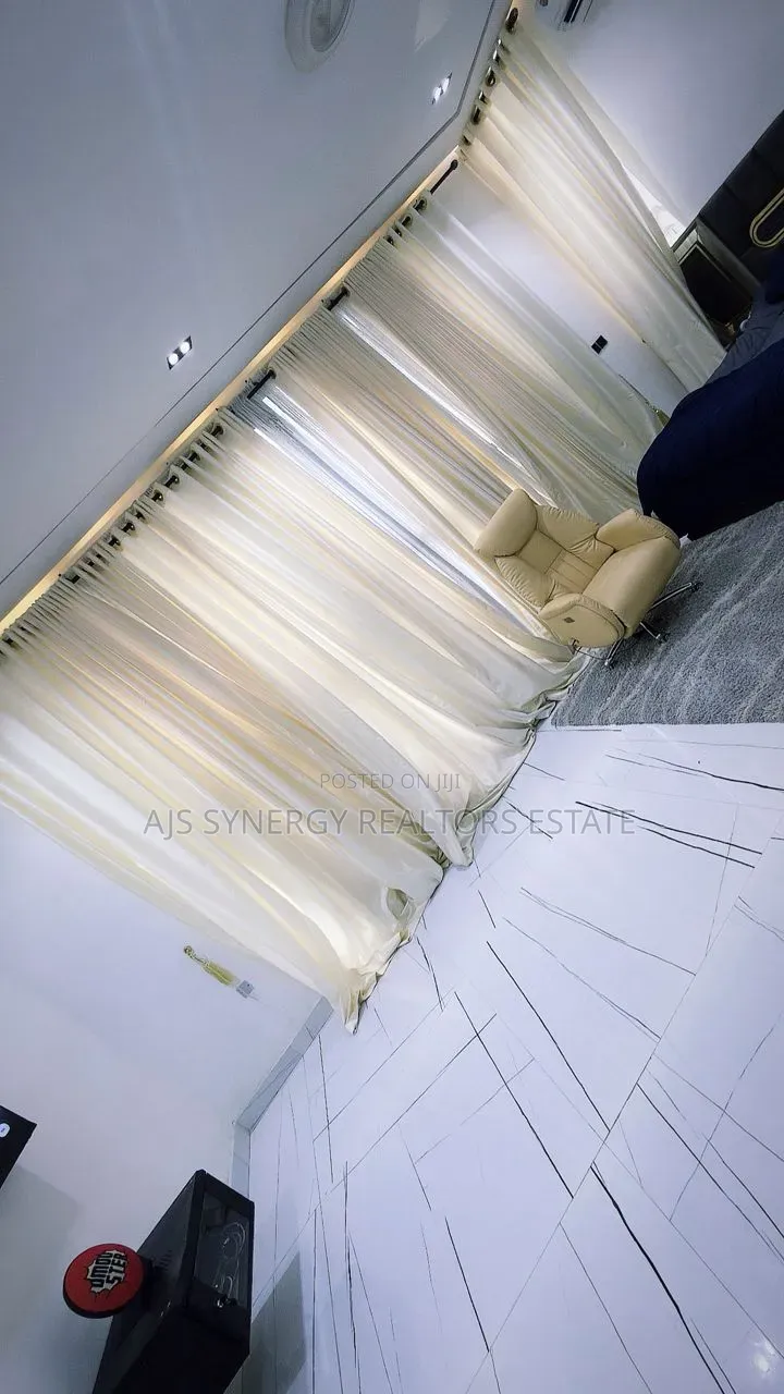 Furnished 4bdrm Mansion in Palm Residences, Osapa london for sale in Osapa london