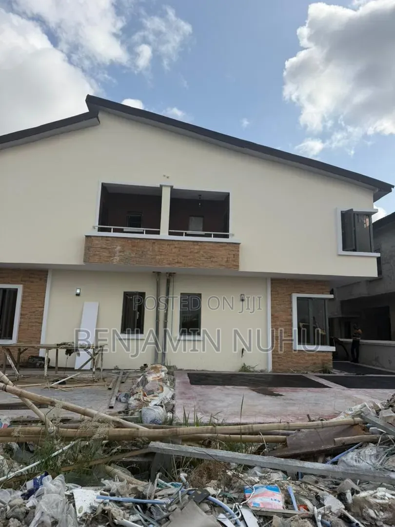 4bdrm Duplex in Creek Heaven Estate, Ikota for rent in Ikota