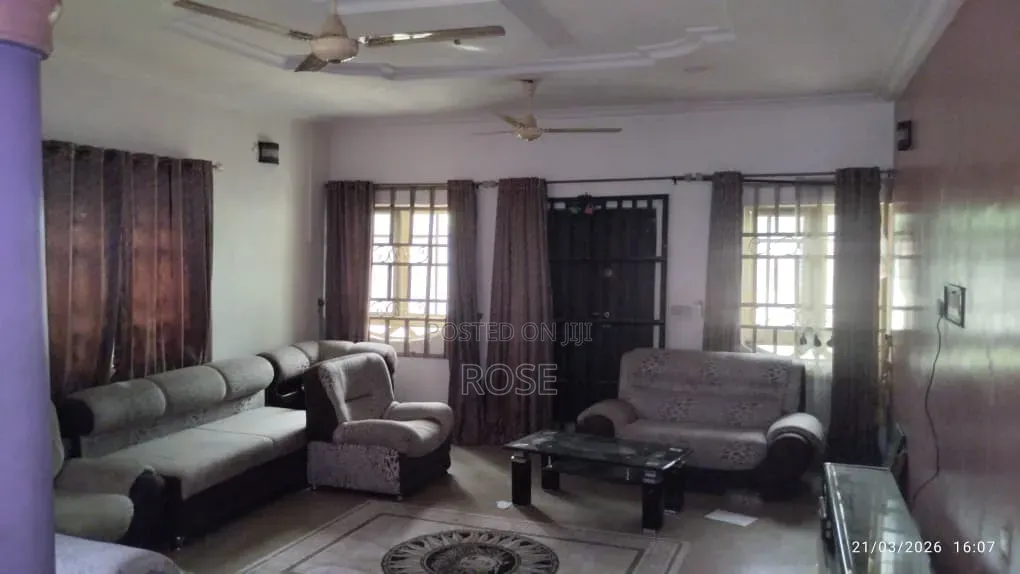 7bdrm Duplex in ......, Uyo for sale in Uyo