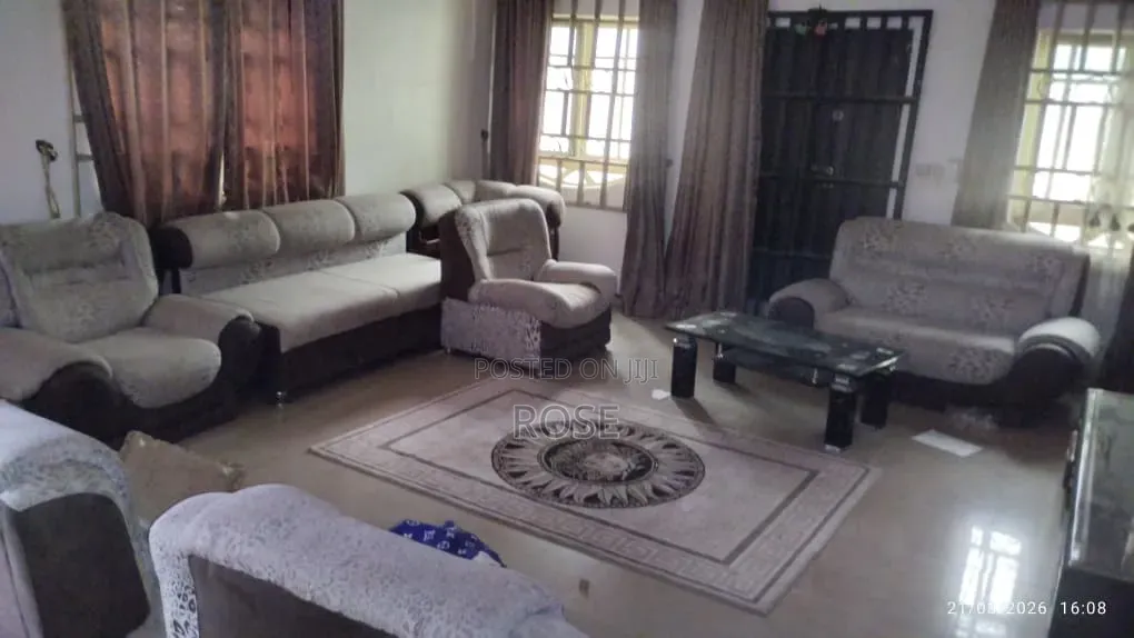 7bdrm Duplex in ......, Uyo for sale in Uyo