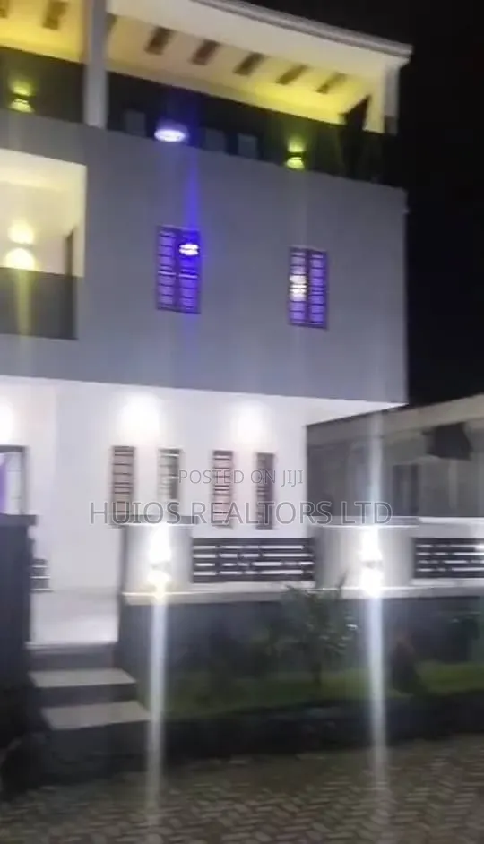 4bdrm Duplex in Lakeview 2 Estate, Ikota for sale in Ikota