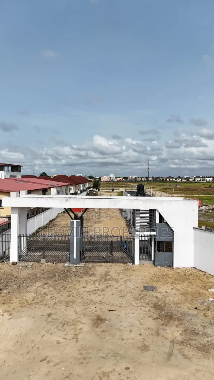 Land for Sale in Chevron Lekki With Governor Consent in Lekki Phase 2