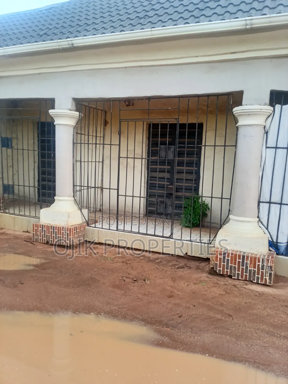 5bdrm Bungalow in Ojik Properties, Owerri for sale in Owerri