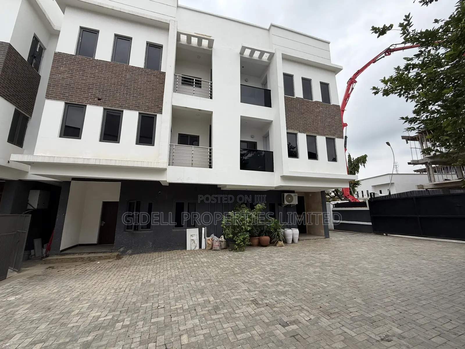 4bdrm Duplex in Wuse 2 for sale in Wuse 2