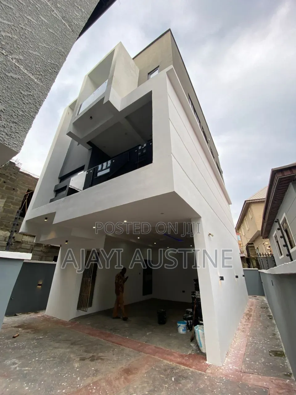 4bdrm Duplex in Omole Phase 2 Ikeja for sale in Omole Phase 2