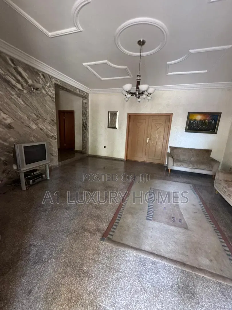 5bdrm Duplex in Bunkoro for sale in Bunkoro