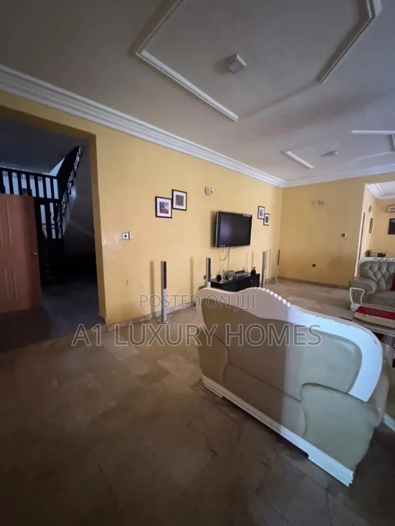 5bdrm Duplex in Bunkoro for sale in Bunkoro