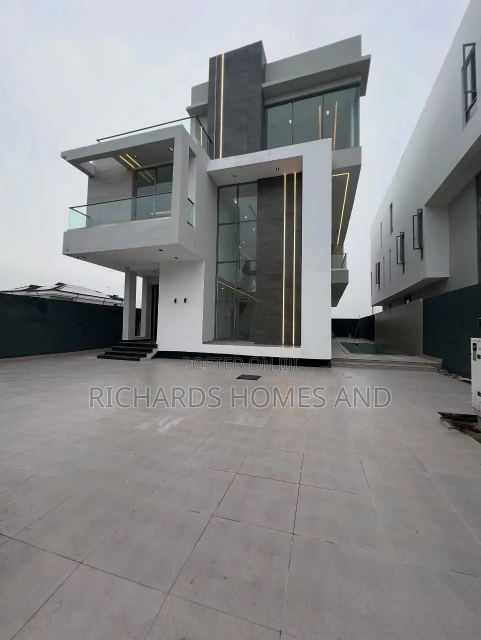 5bdrm Duplex in Old Ikoyi for sale in Old Ikoyi