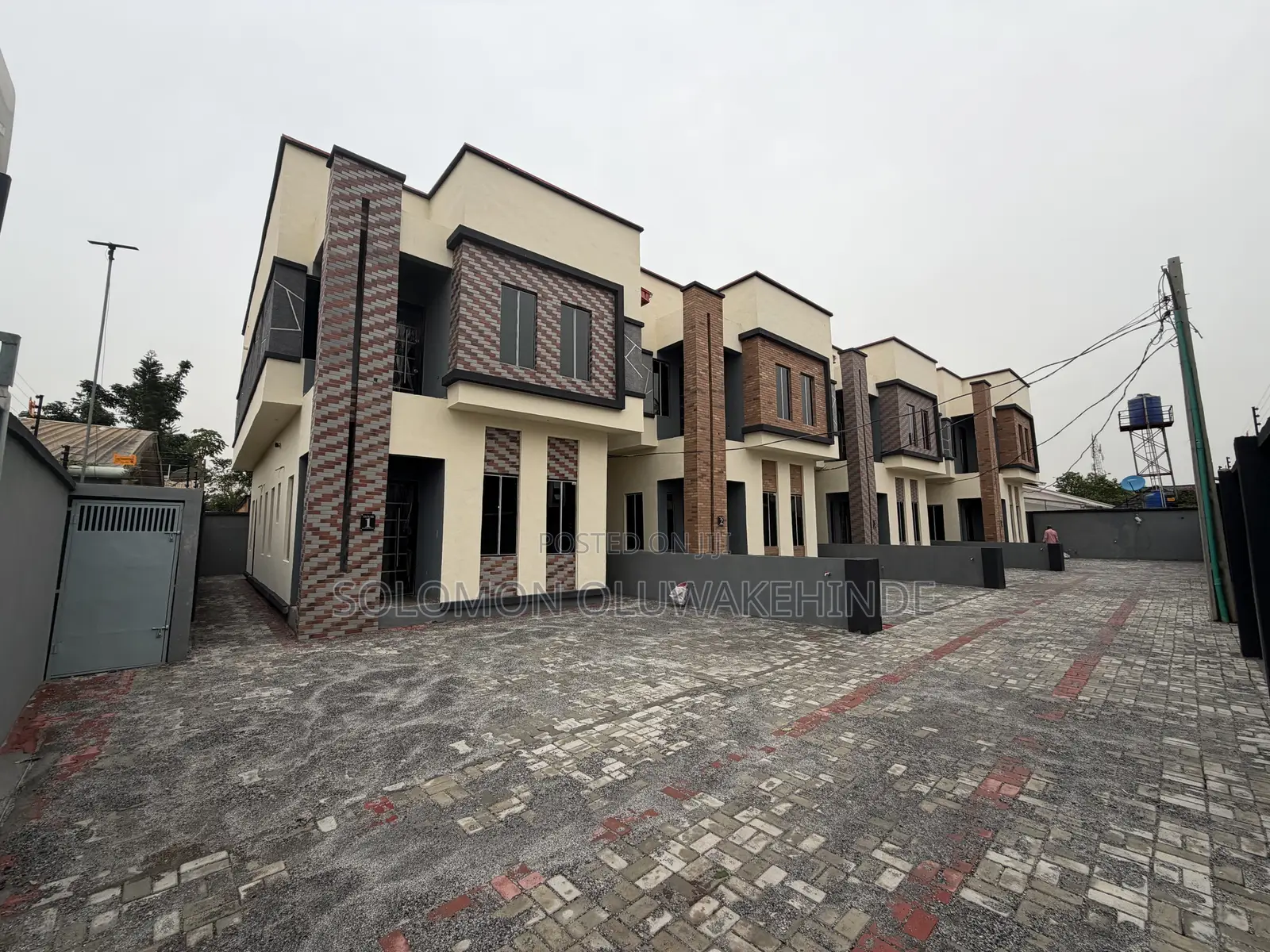 3bdrm Duplex in Gowon Estate, Alimosho for sale in Alimosho