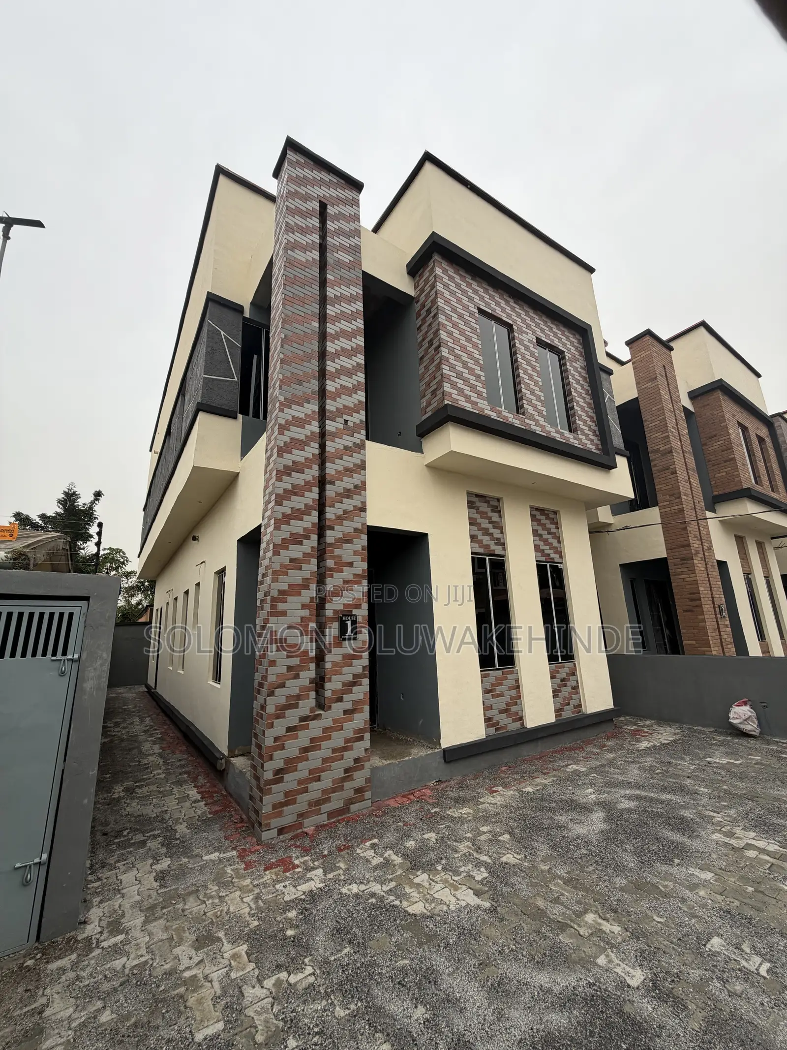 3bdrm Duplex in Gowon Estate, Alimosho for sale in Alimosho