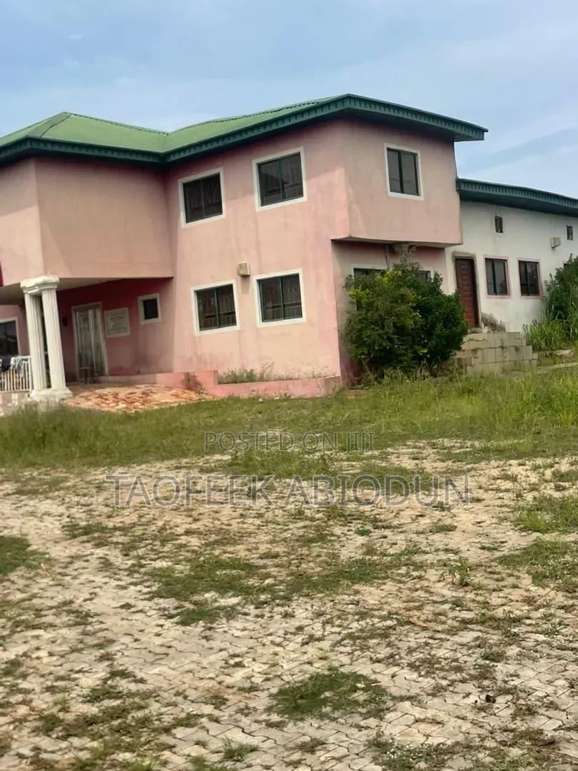 Furnished 7bdrm Townhouse/Terrace for sale in Olorunda-Osun
