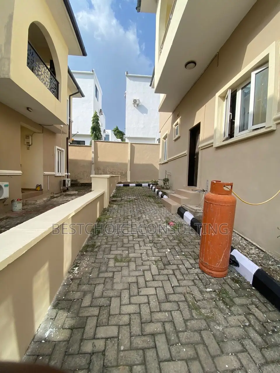 Furnished 4bdrm Duplex in Olive Court Agodi for rent in Agodi