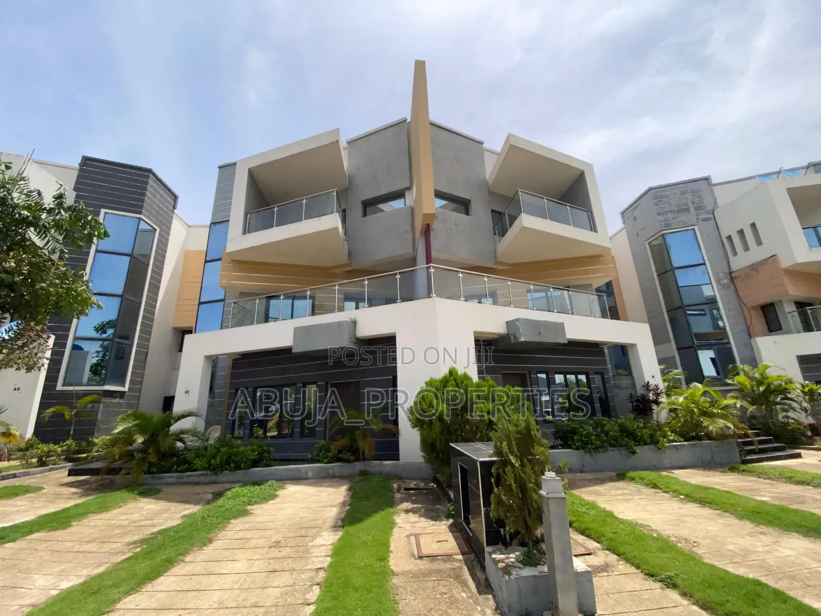 4bdrm Duplex in Before Nizamiye, Idu for sale in Idu