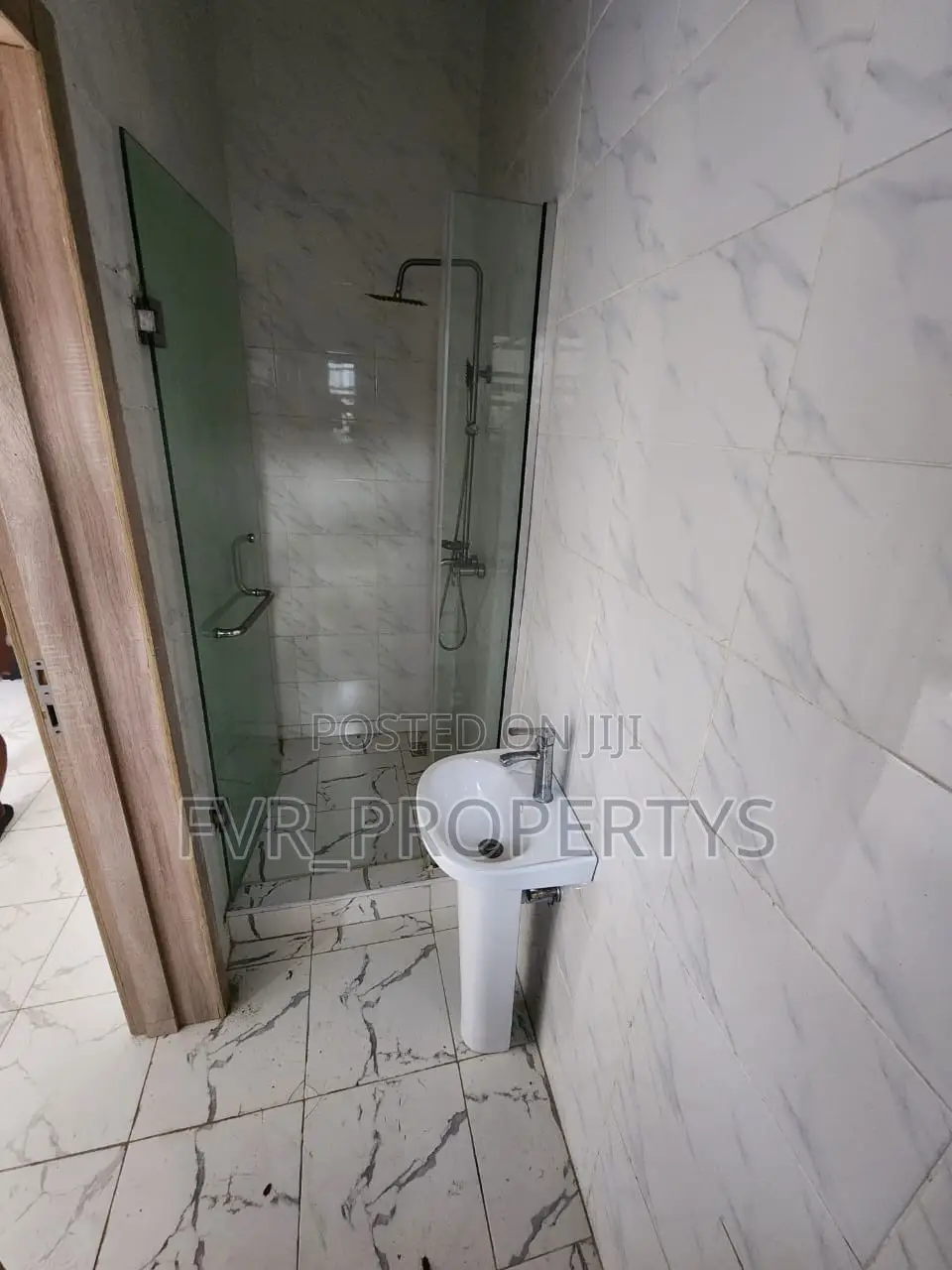 1bdrm Shared Apartment in Gra, Ikota for rent in Ikota