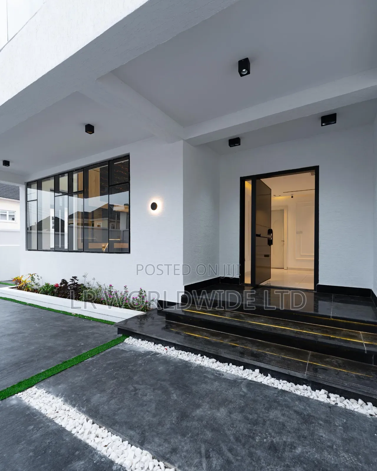 5bdrm Mansion in Apo Resettlement for sale in Apo Resettlement