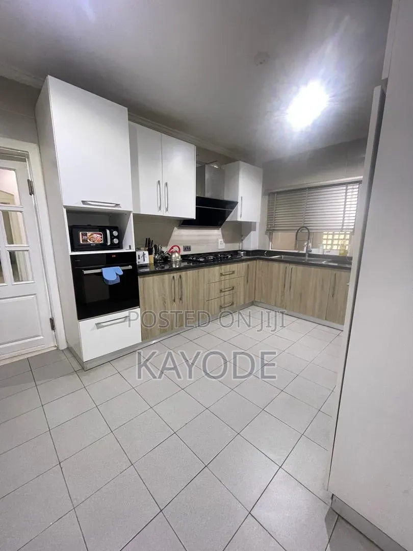 Luxurious 3 Bedroom Apartment With Pool, Snooker Gym in Old Ikoyi