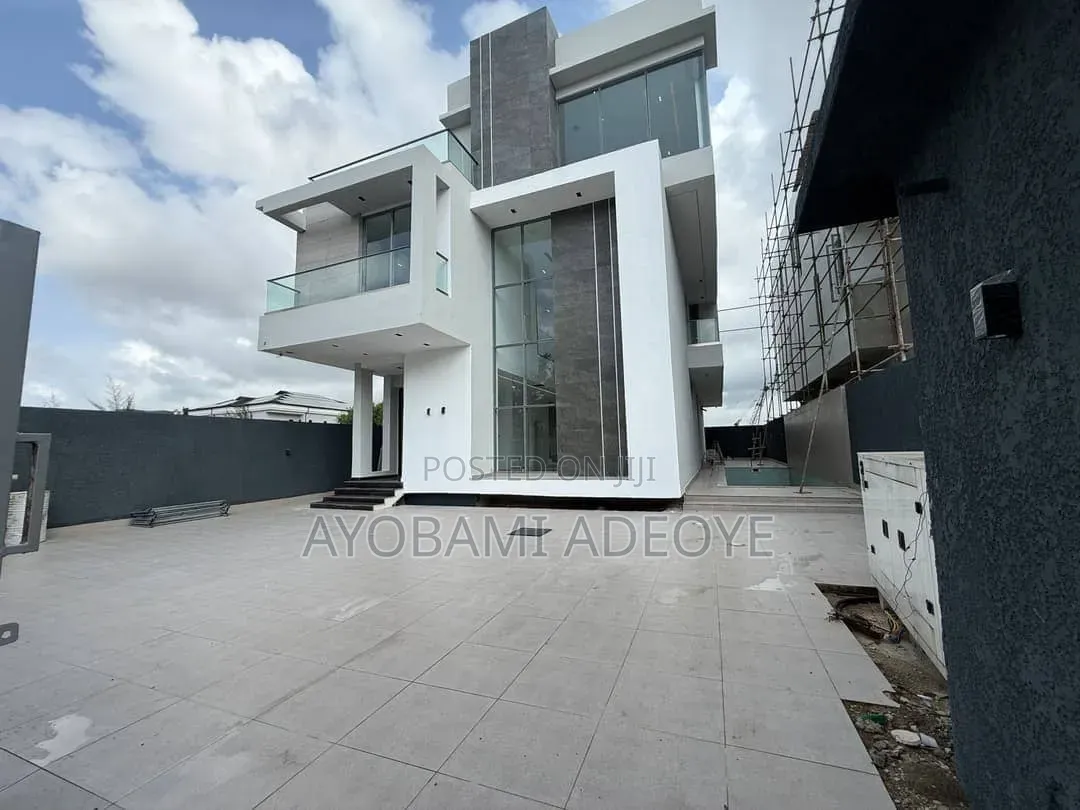 5bdrm Duplex in Parkview Estate for sale in Parkview Estate