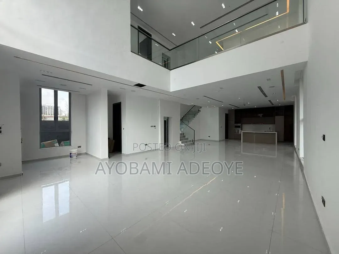 5bdrm Duplex in Parkview Estate for sale in Parkview Estate