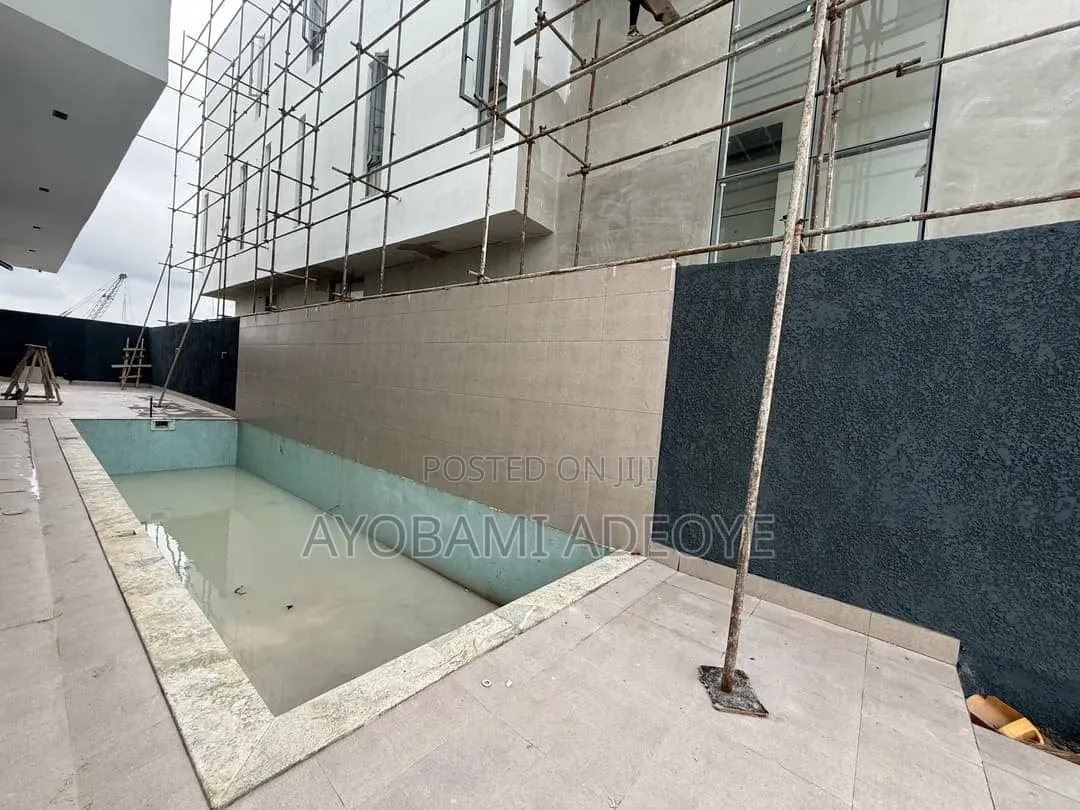 5bdrm Duplex in Parkview Estate for sale in Parkview Estate