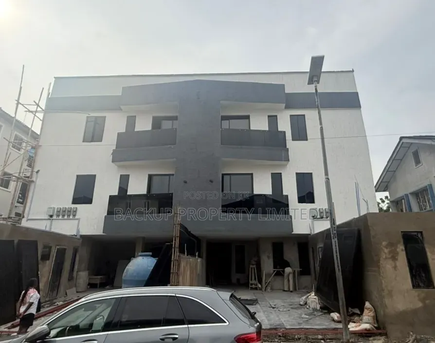 4bdrm Duplex in Onike for sale in Onike